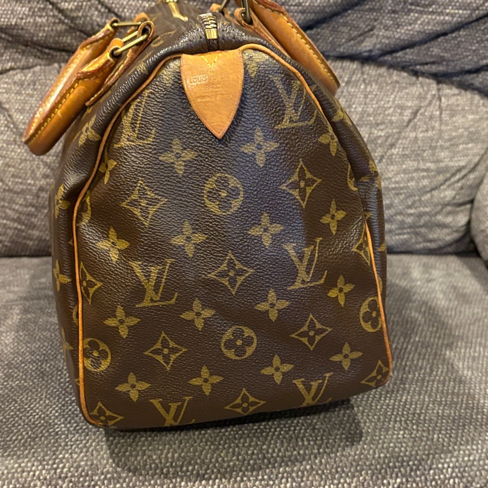 Louis Vuitton Speedy 30 Monogram Canvas  Bag - Picture 4 of 16